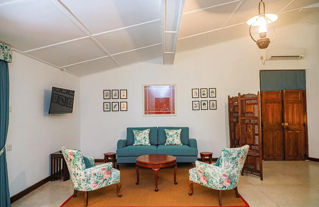 Mountbatten Bungalow- Thema Collection-1