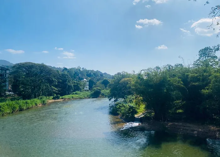 Hotel Gangaaddara Kandy